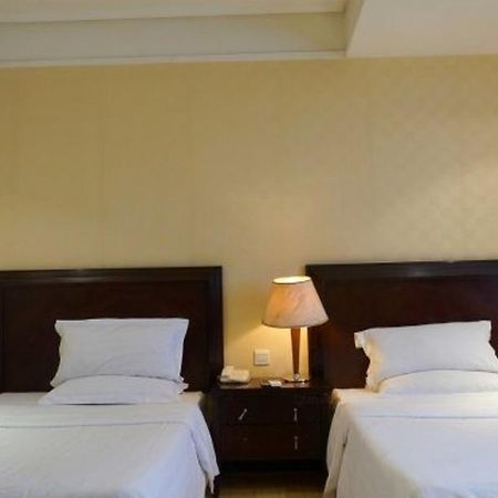 Yingfeng Hotel Dongguan  Exterior photo